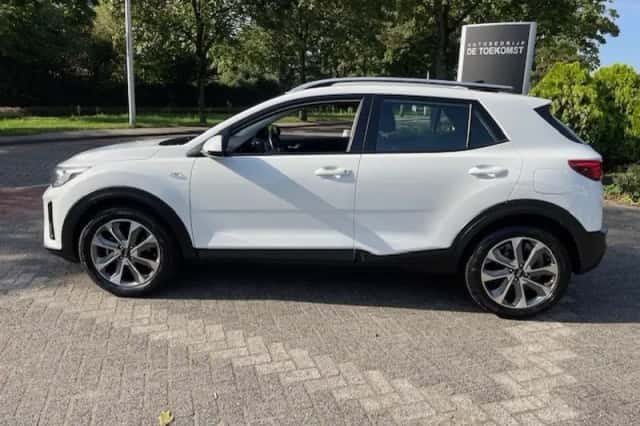 Kia Stonic (2019) thumbnail 5