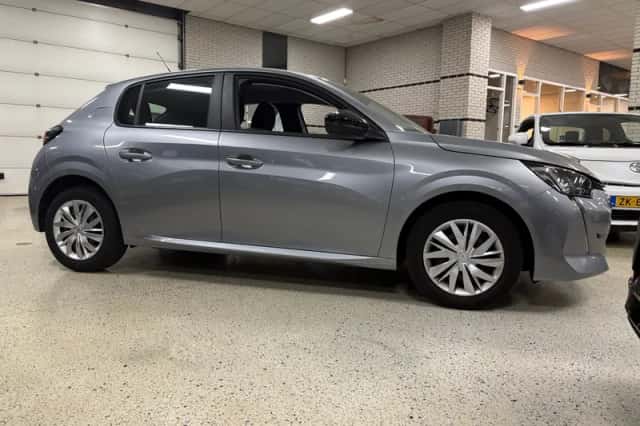 Peugeot 208 (2022) thumbnail 4
