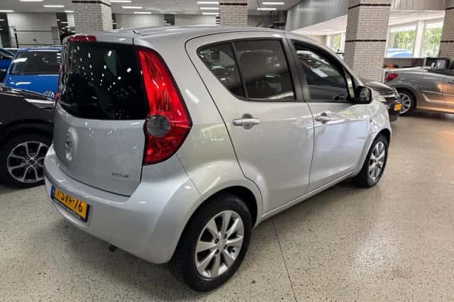 Opel Agila (2013) thumbnail 4