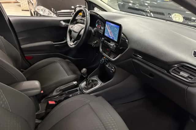 Ford Fiesta (2021) thumbnail 3