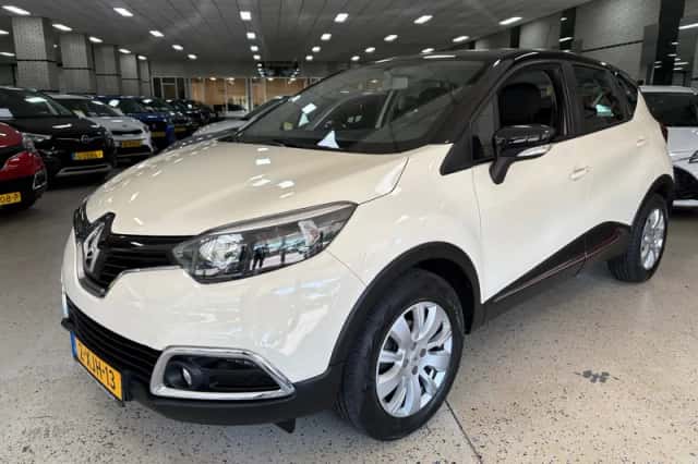Renault Captur (2014) thumbnail 1