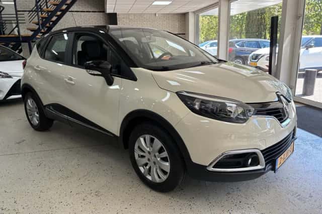 Renault Captur (2014) thumbnail 2