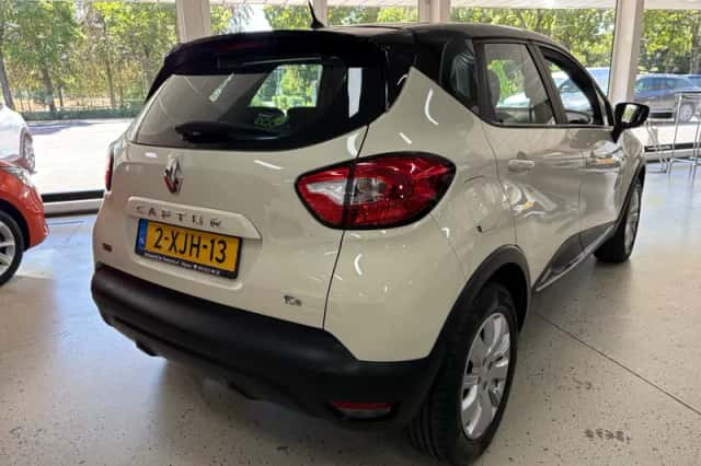 Renault Captur (2014) thumbnail 4