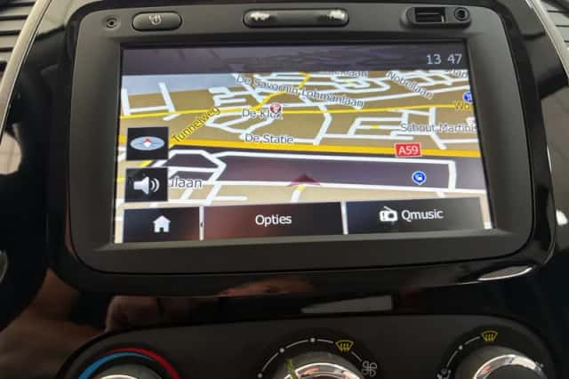 Renault Captur (2014) thumbnail 6