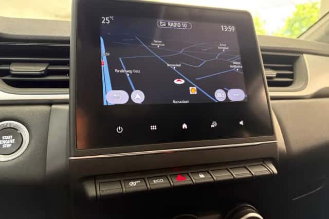 Renault Captur (2021) thumbnail 6