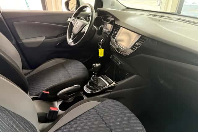 Opel Crossland (2019) thumbnail 2