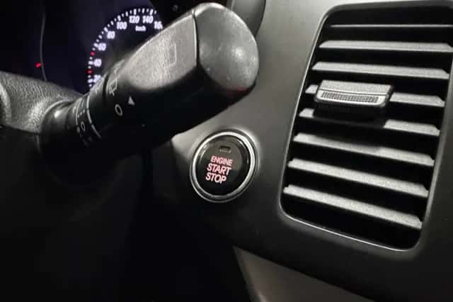 Kia Picanto (2011) thumbnail 5