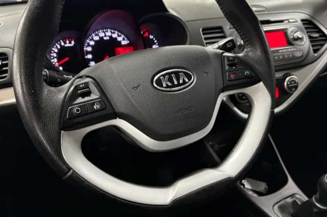 Kia Picanto (2011) thumbnail 6