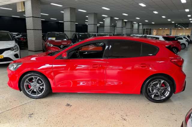 Ford Focus (2021) thumbnail 5