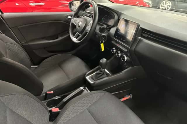 Renault Clio (2022) thumbnail 3