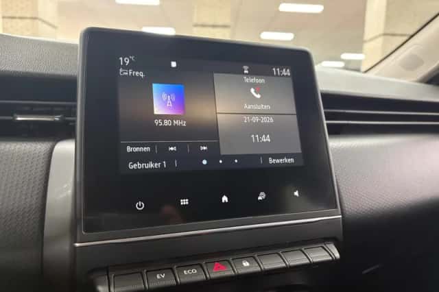 Renault Clio (2022) thumbnail 4
