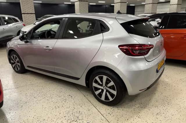 Renault Clio (2022) thumbnail 5