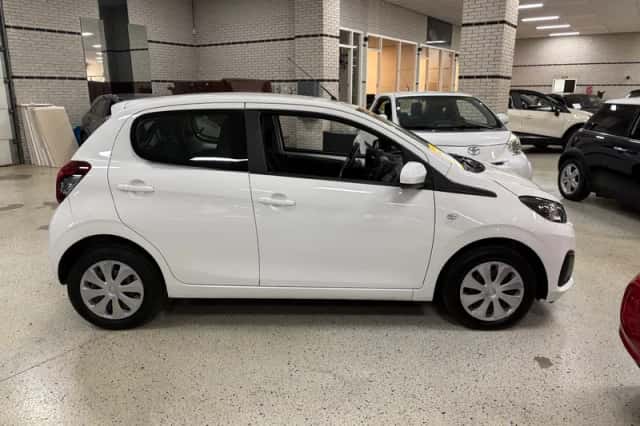 Peugeot 108 (2021) thumbnail 3
