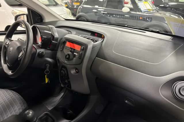 Peugeot 108 (2021) thumbnail 6
