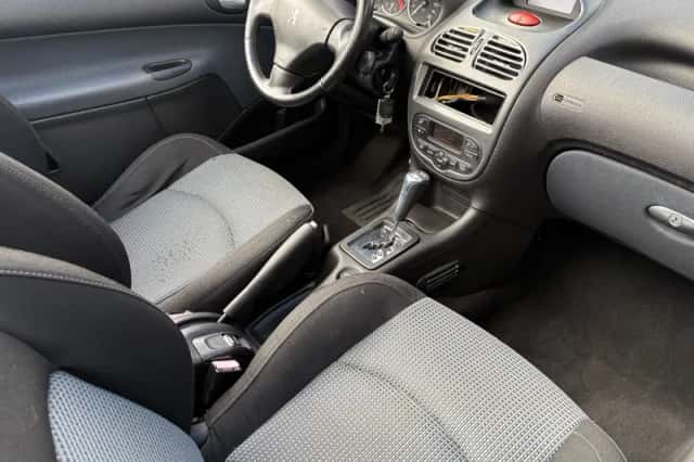 Peugeot 206 (2006) thumbnail 3