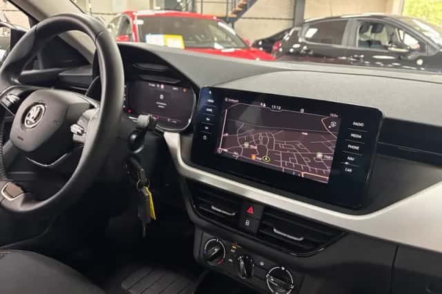 Škoda Kamiq (2023) thumbnail 3