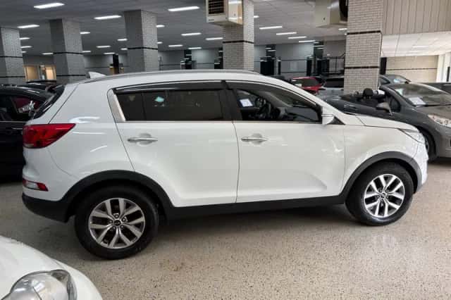 Kia Sportage (2015) thumbnail 3