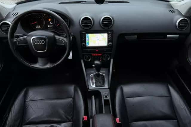Audi A3 (2009) thumbnail 3
