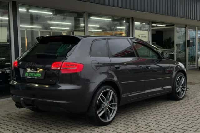 Audi A3 (2009) thumbnail 6