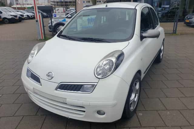 Nissan Micra (2009) thumbnail 1