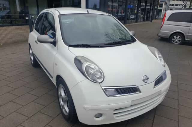 Nissan Micra (2009) thumbnail 6