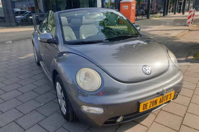 Volkswagen New Beetle (2005) thumbnail 6