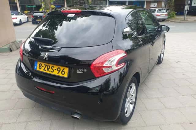 Peugeot 208 (2015) thumbnail 5