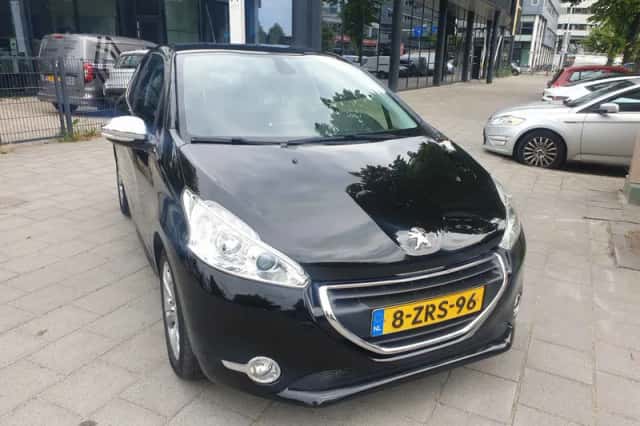 Peugeot 208 (2015) thumbnail 6