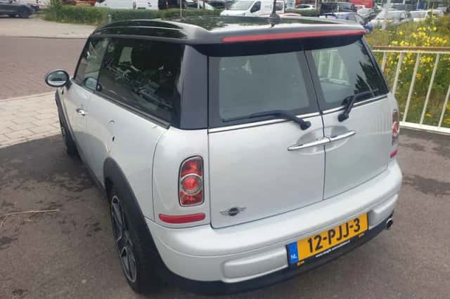 MINI Clubman (2011) thumbnail 3