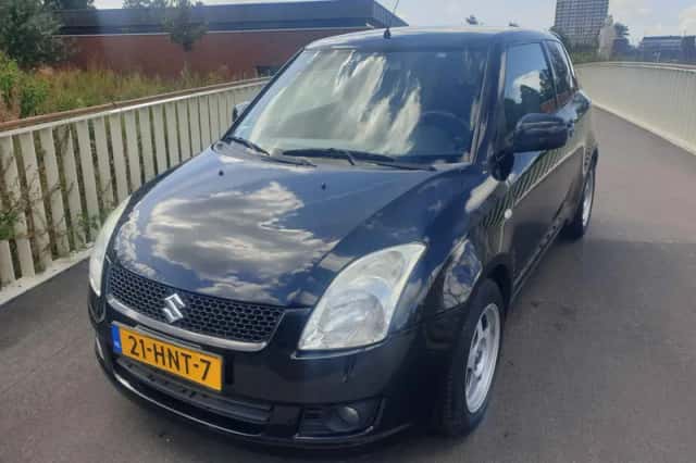 Suzuki Swift (2009) thumbnail 1