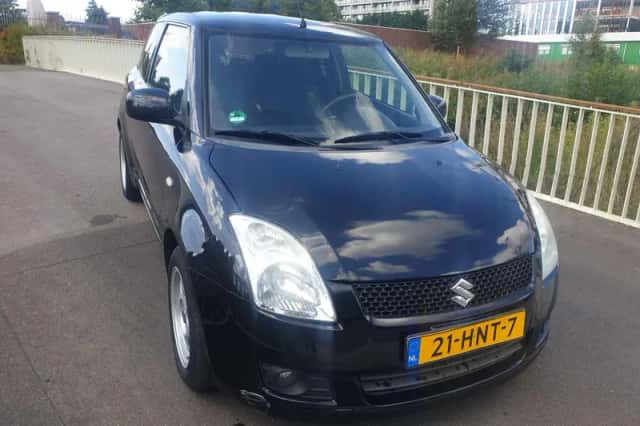 Suzuki Swift (2009) thumbnail 6
