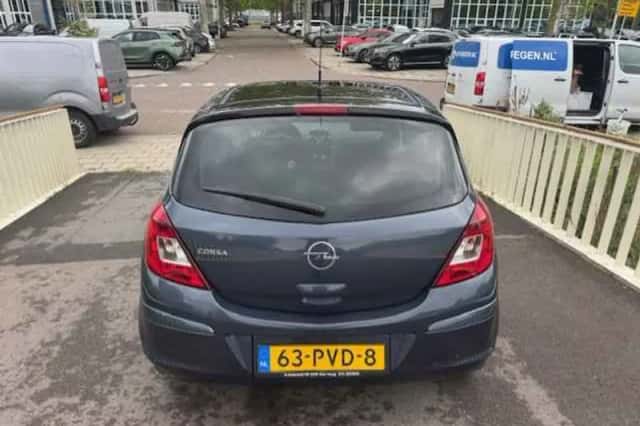 Opel Corsa (2011) thumbnail 4