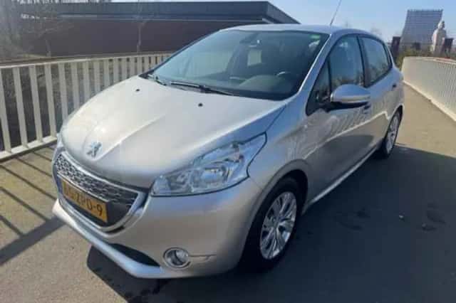 Peugeot 208 (2013) thumbnail 1