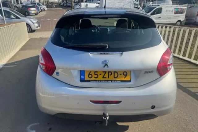 Peugeot 208 (2013) thumbnail 4