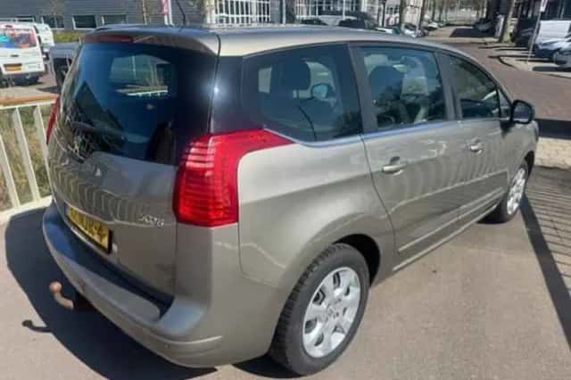Peugeot 5008 (2010) thumbnail 5