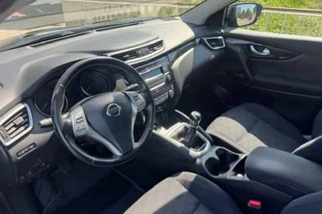 Nissan Qashqai (2016) thumbnail 2
