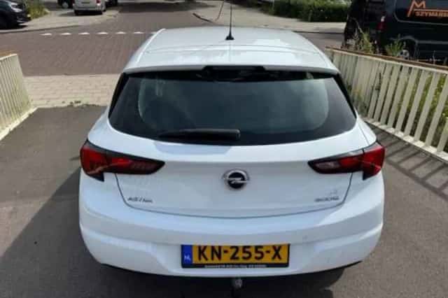 Opel Astra (2016) thumbnail 4