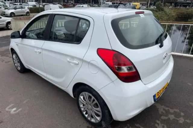 Hyundai i20 (2009) thumbnail 3