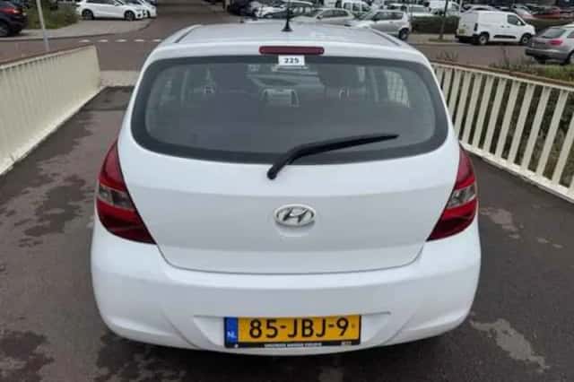 Hyundai i20 (2009) thumbnail 4