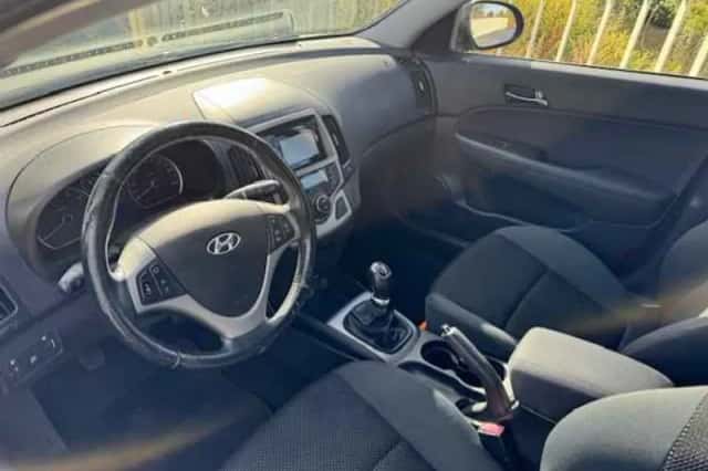 Hyundai i30 (2011) thumbnail 2