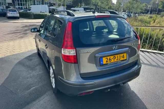 Hyundai i30 (2011) thumbnail 3