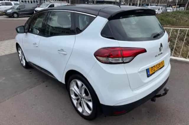 Renault Scénic (2017) thumbnail 3