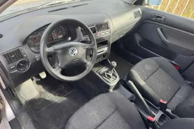 Volkswagen Golf (2002) thumbnail 2