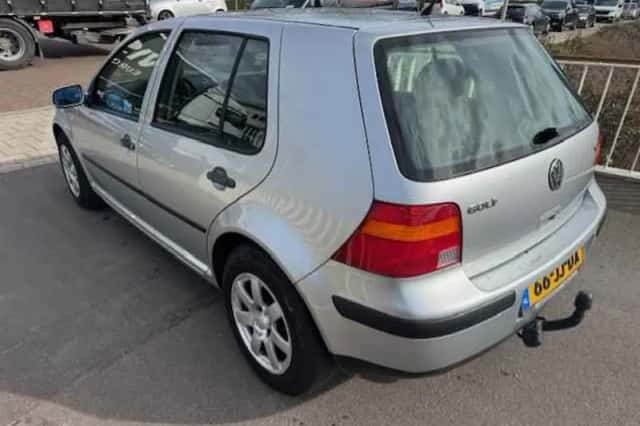 Volkswagen Golf (2002) thumbnail 3