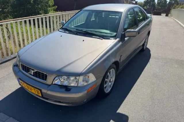 Volvo S40 (2004) thumbnail 1