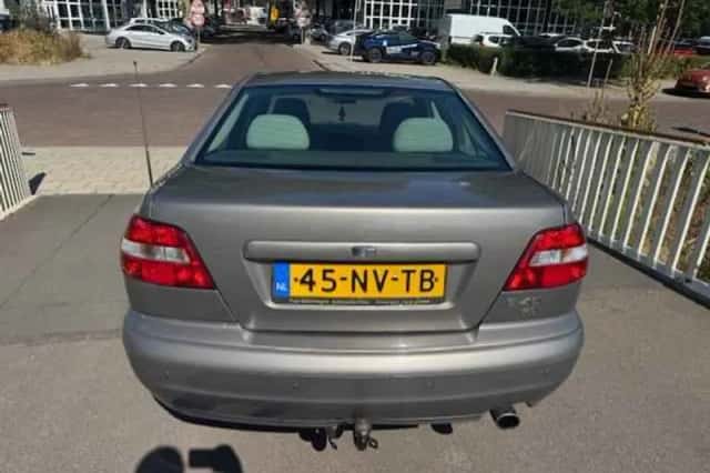 Volvo S40 (2004) thumbnail 4