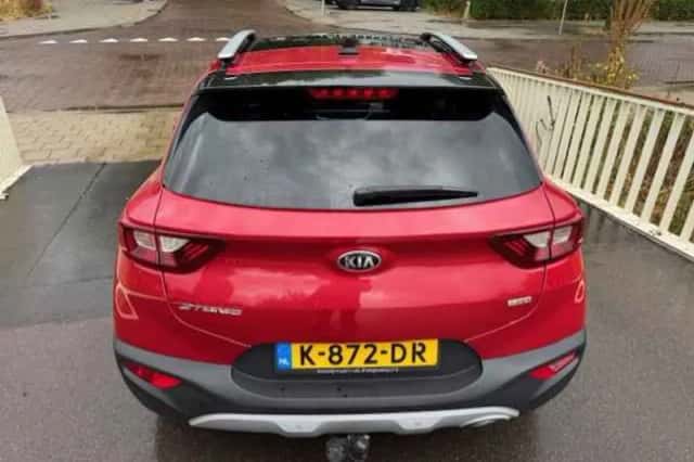 Kia Stonic (2019) thumbnail 4
