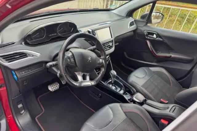 Peugeot 2008 (2017) thumbnail 2