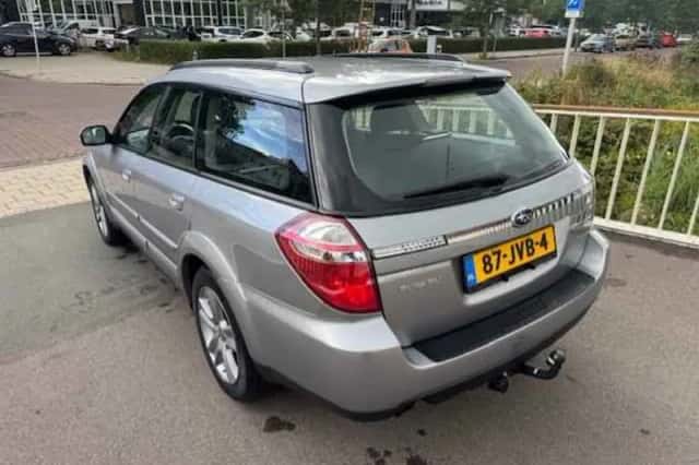 Subaru Outback (2009) thumbnail 3