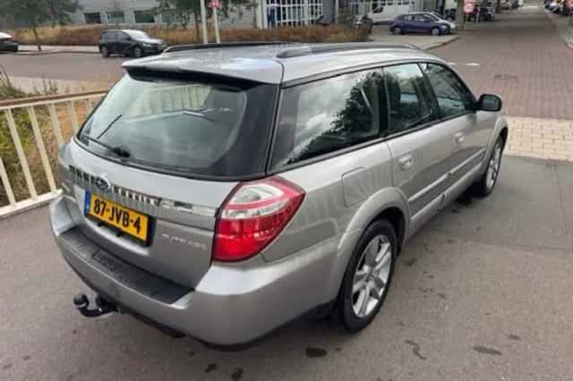 Subaru Outback (2009) thumbnail 5